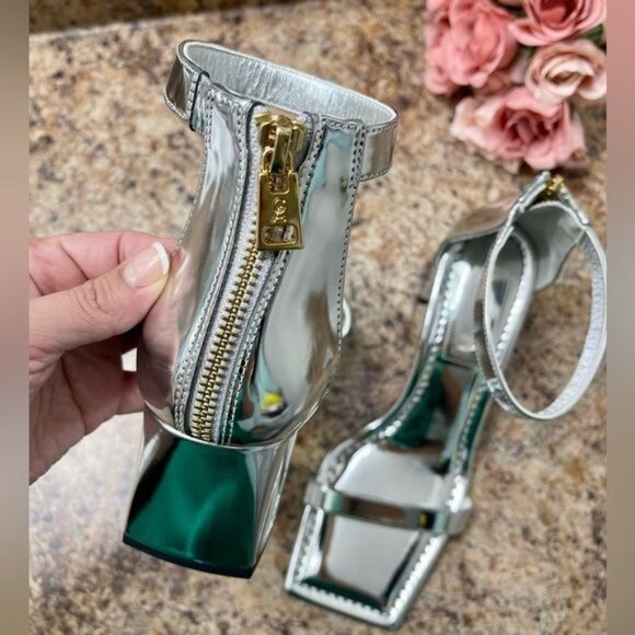 Good American Silver Block Heel Square Toe Sandals in Silver 7.5 - Picture 9 of 11